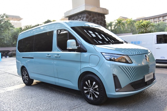 Foton Tuano V creates the fifth generation of light passenger era to meet the diverse needs of users _fororder_image003